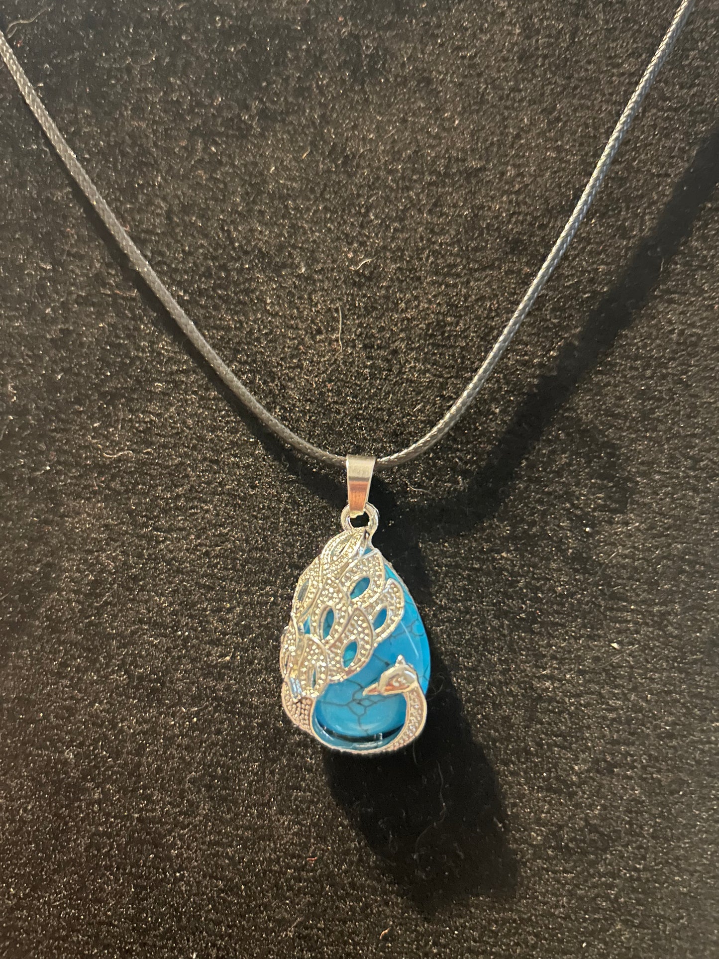 Dyed Howlite Peacock Necklace