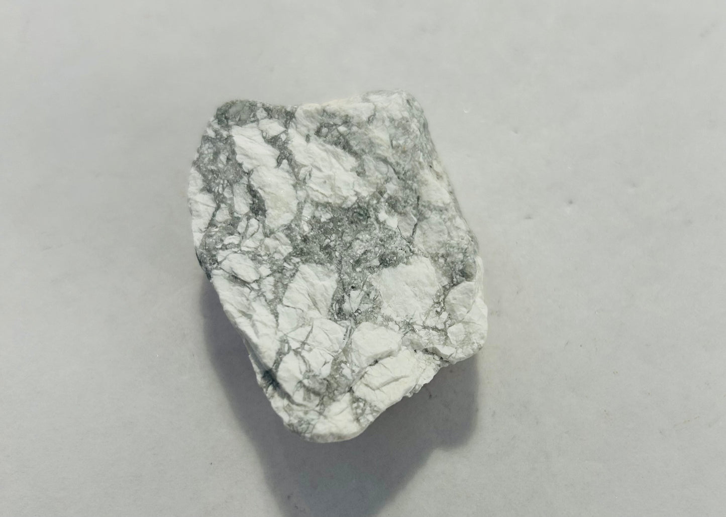 Raw White Howlite 45g