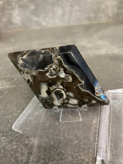 Volcanic Agate Diamond